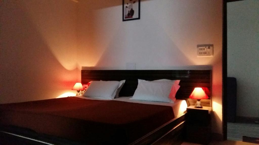 Hotel Safari Agra  Bagian luar foto
