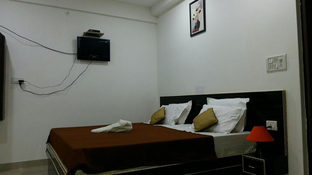 Hotel Safari Agra  Bagian luar foto