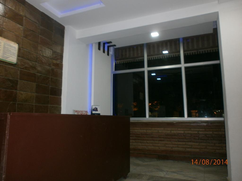 Hotel Safari Agra  Bagian luar foto
