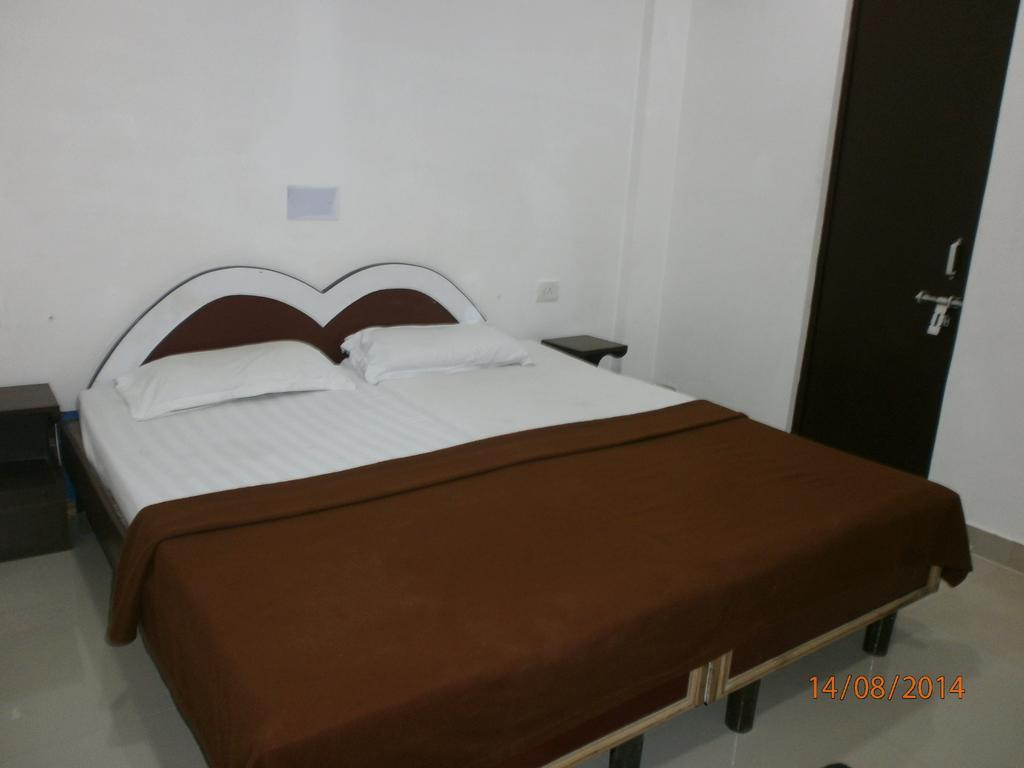 Hotel Safari Agra  Bagian luar foto