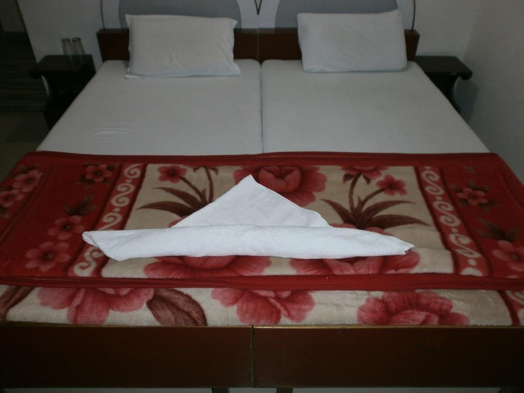 Hotel Safari Agra  Bagian luar foto