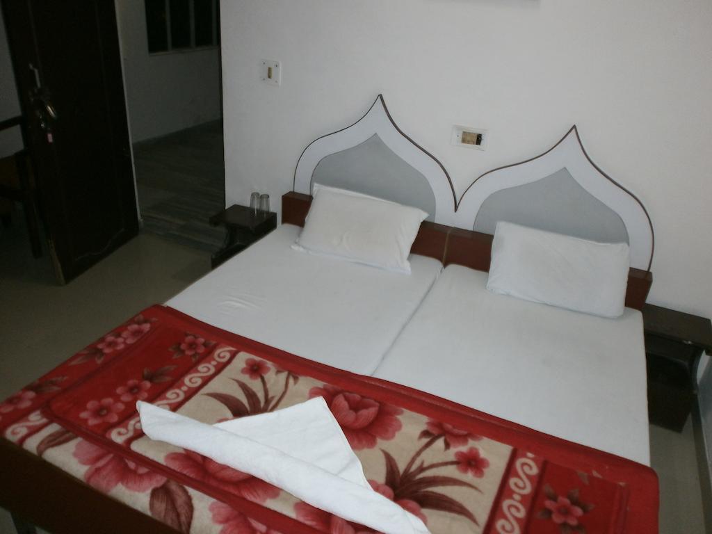 Hotel Safari Agra  Bagian luar foto