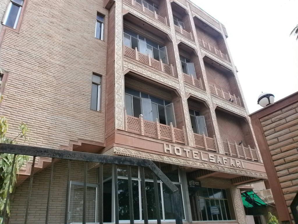 Hotel Safari Agra  Bagian luar foto