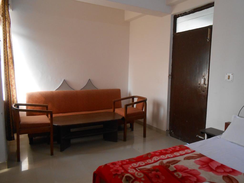 Hotel Safari Agra  Bagian luar foto