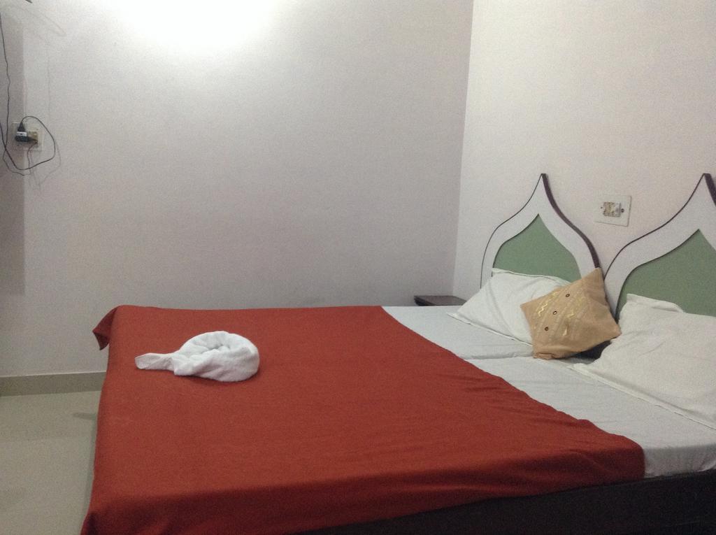 Hotel Safari Agra  Bagian luar foto