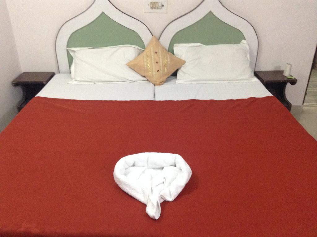Hotel Safari Agra  Bagian luar foto