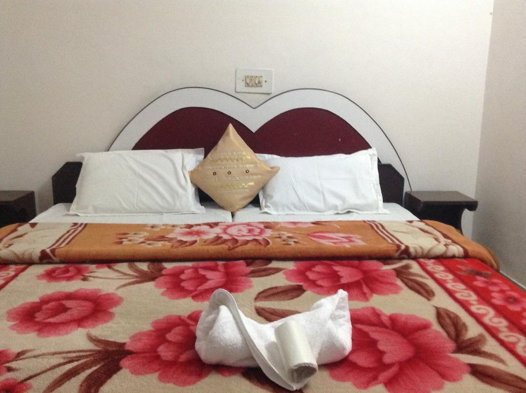 Hotel Safari Agra  Bagian luar foto