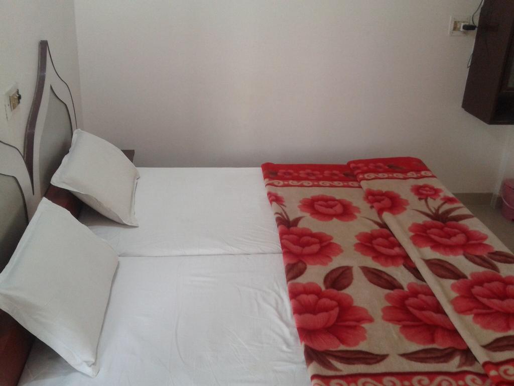 Hotel Safari Agra  Bagian luar foto