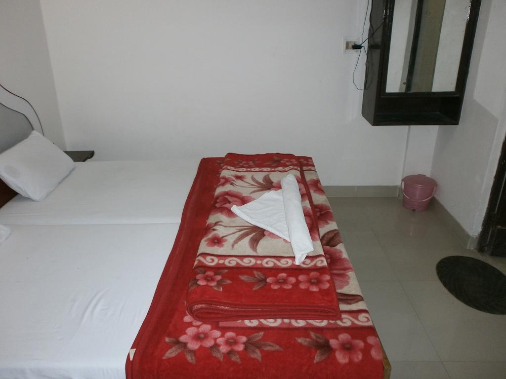 Hotel Safari Agra  Bagian luar foto