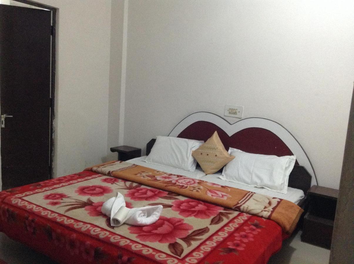 Hotel Safari Agra  Bagian luar foto