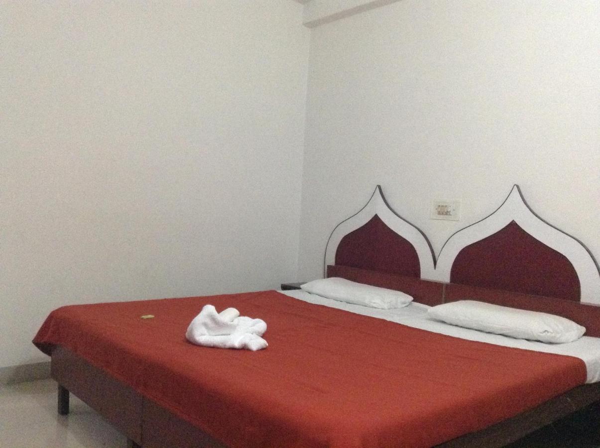 Hotel Safari Agra  Bagian luar foto